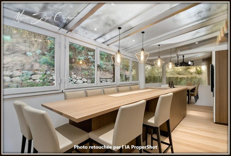 Maison - 218 m² - 8 pièces