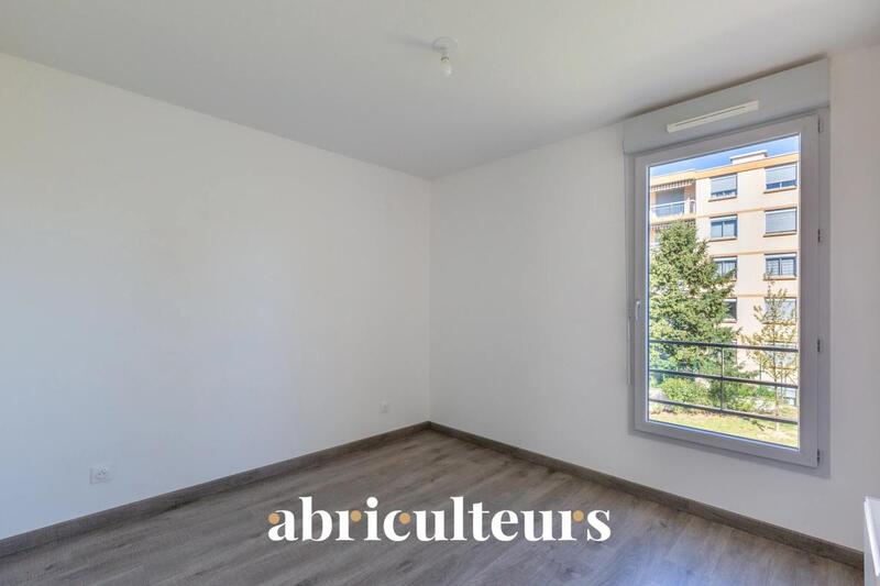 Appartement ancien - 85 m² - 4 pièces