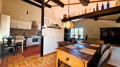 Demeure - 299 m² - 8 pièces