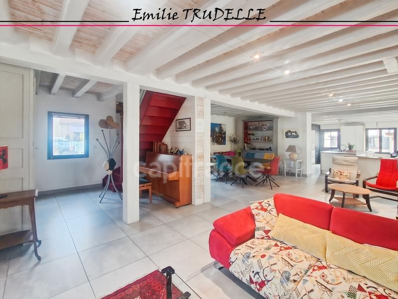 Demeure - 324 m² - 11 pièces