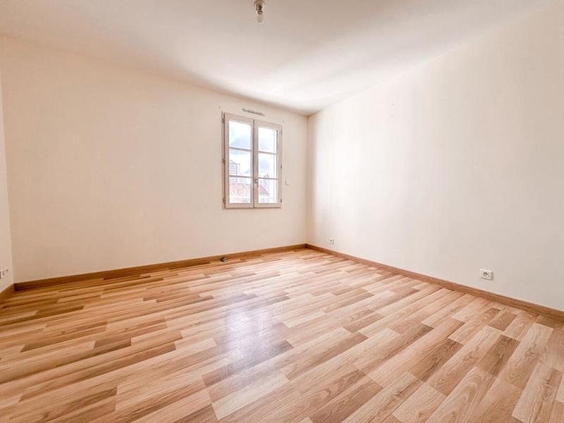 Maison - 196 m² - 8 pièces