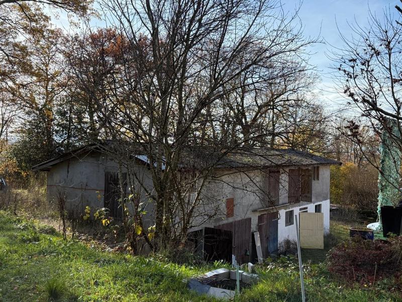 Maison - 1 050 m² - 12 pièces