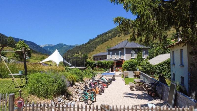 Propriété - 500 m² - 17 pièces