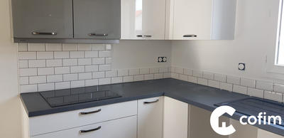 Maison - 99 m² - 5 pièces