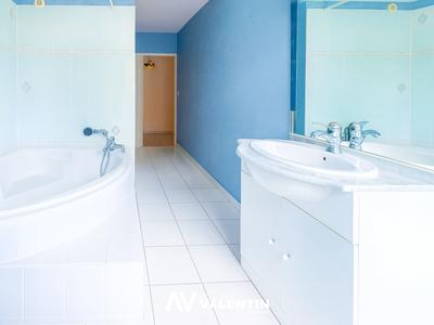 Appartement - 77 m² - 2 pièces