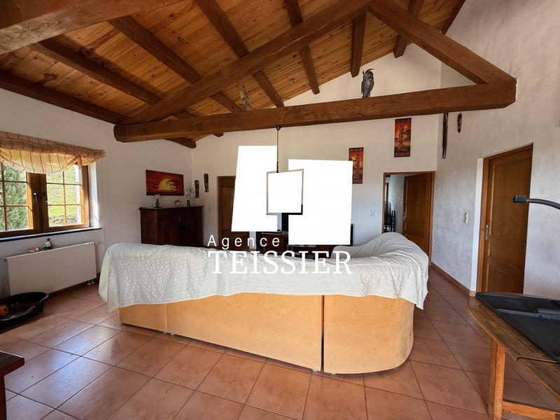 Maison - 217 m² - 9 pièces