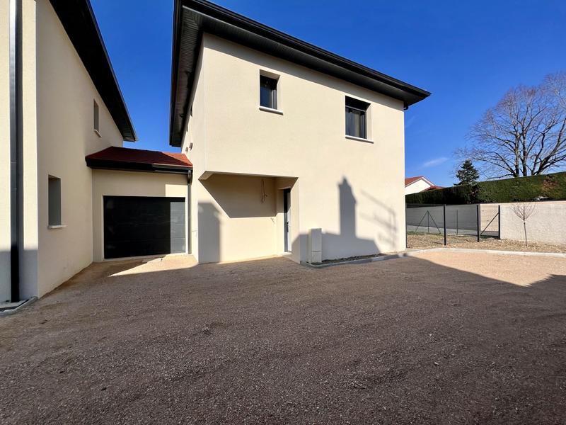 Maison - 96 m² - 4 pièces