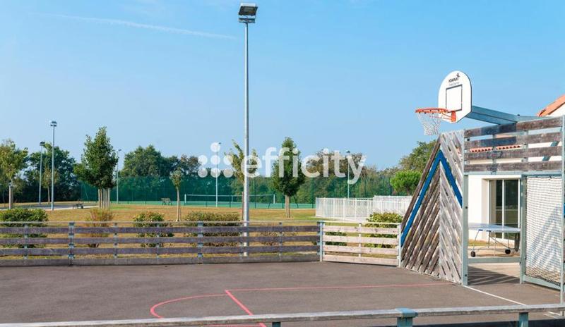 Maison jumelée - 56 m² - 4 pièces