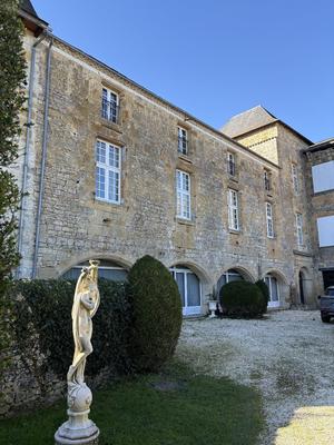 Château - 450 m² - 16 pièces