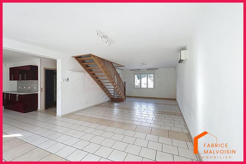 Maison - 330 m² - 12 pièces