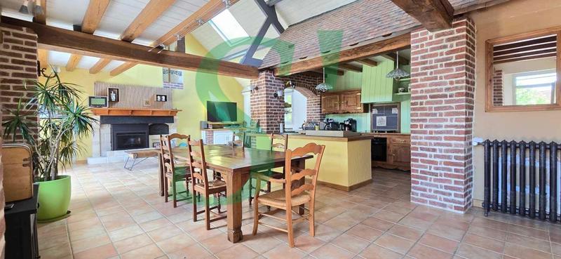 Corps de ferme - 327 m² - 7 pièces