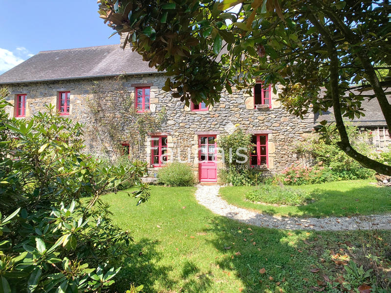 Maison - 174 m² - 9 pièces