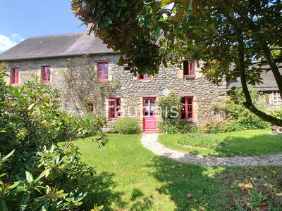 Maison - 174 m² - 9 pièces