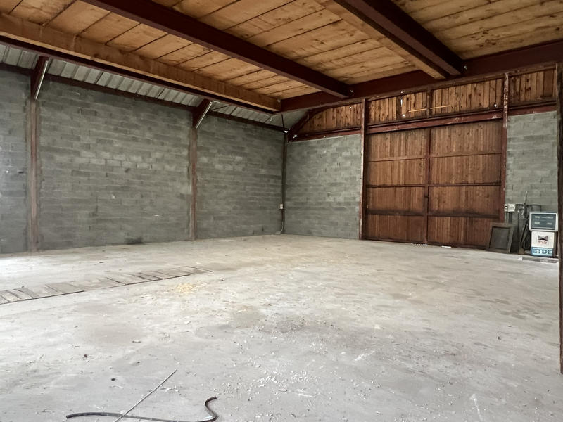 Local d'activités - 200 m²