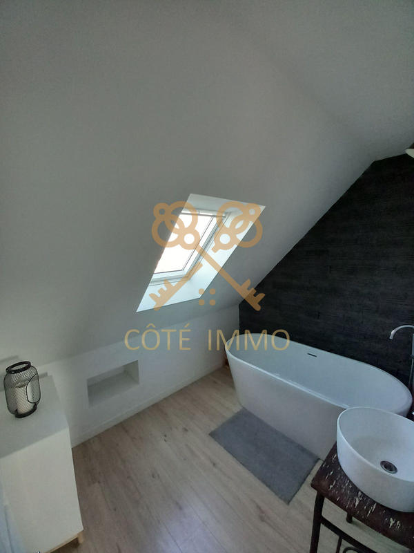 Maison - 90 m² - 5 pièces