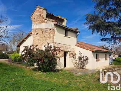 Maison - 366 m² - 11 pièces