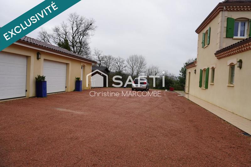 Maison - 222 m² - 8 pièces