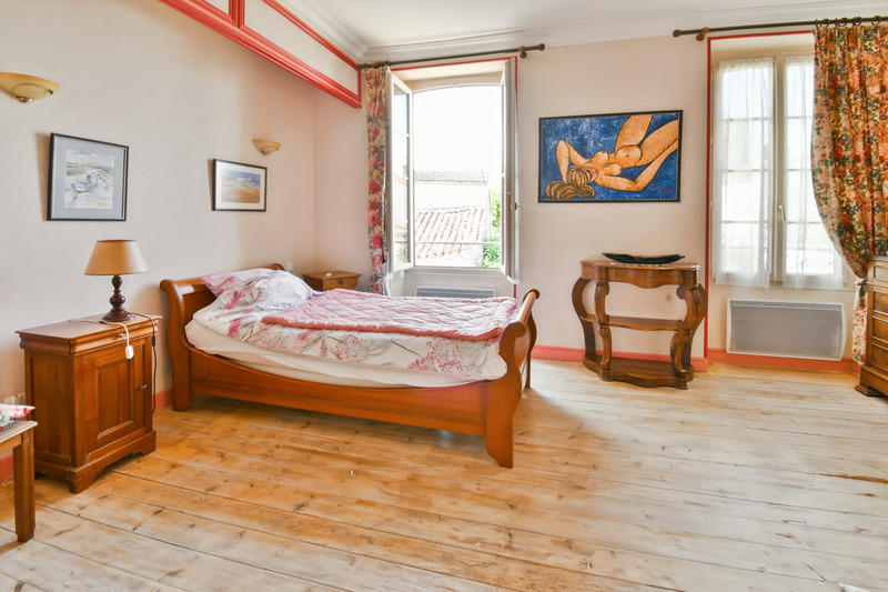 Maison - 180 m² - 6 pièces