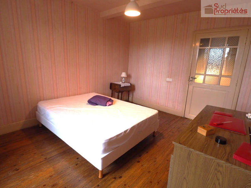 Maison - 284 m² - 9 pièces