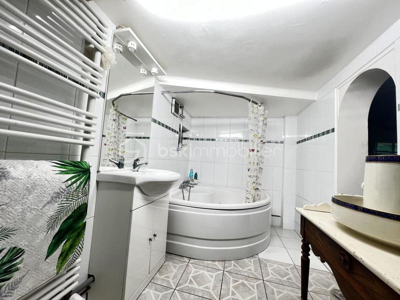 Maison - 141 m² - 7 pièces