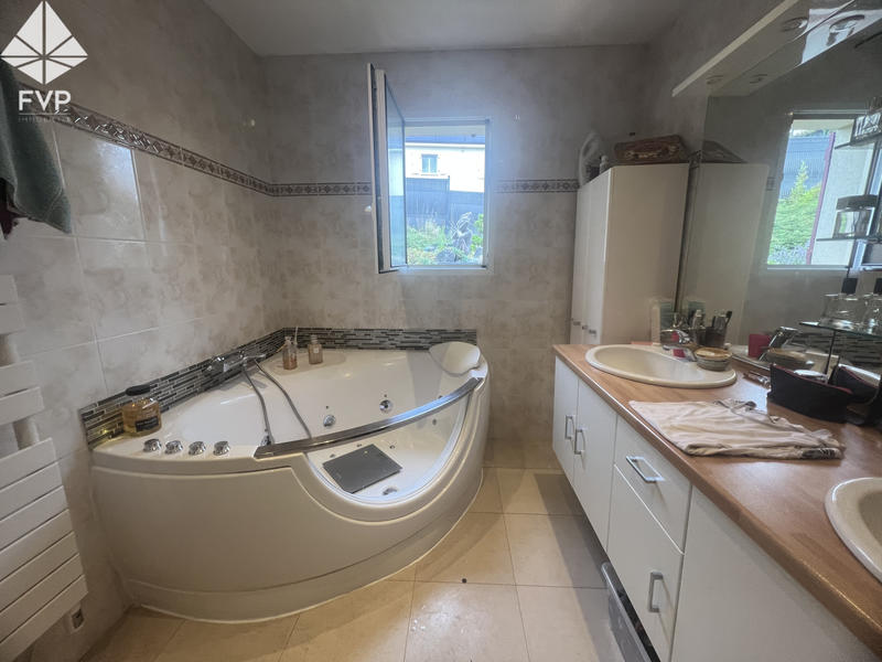 Maison - 110 m² - 5 pièces