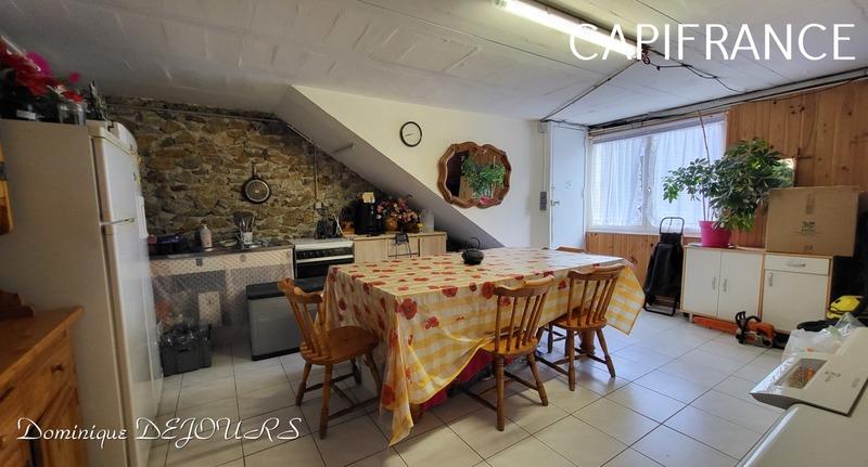 Maison - 209 m² - 8 pièces