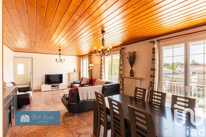 Maison - 205 m² - 7 pièces