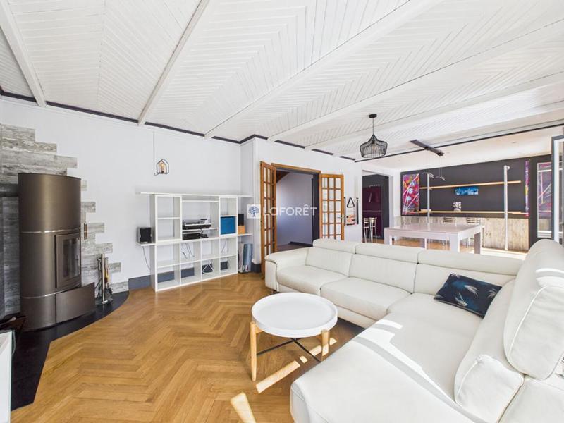 Maison - 224 m² - 6 pièces