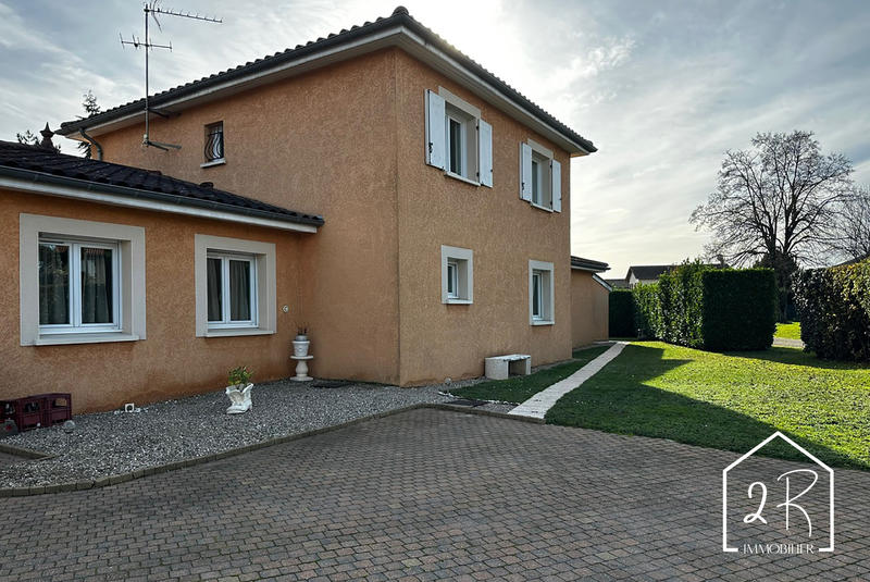 Villa - 253 m² - 10 pièces