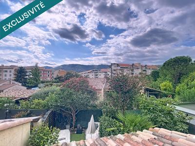 Maison - 98 m² - 5 pièces