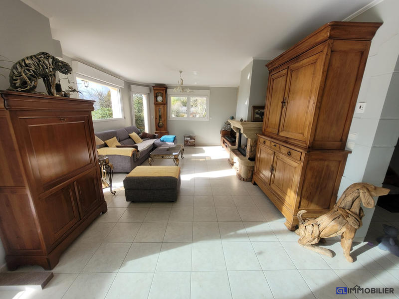 Maison - 201 m² - 7 pièces