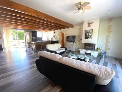 Maison - 147 m² - 6 pièces