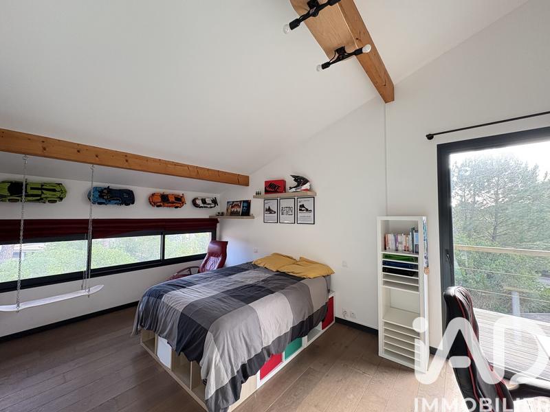 Maison - 240 m² - 9 pièces