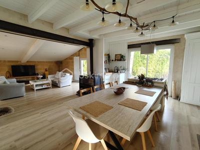 Maison en pierre - 144 m² - 4 pièces