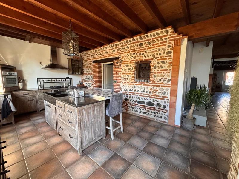 Maison de ville - 240 m² - 7 pièces