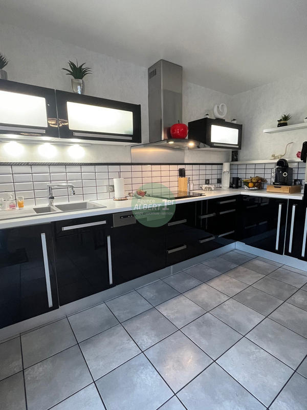 Maison - 140 m² - 6 pièces