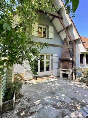 Maison - 169 m² - 8 pièces