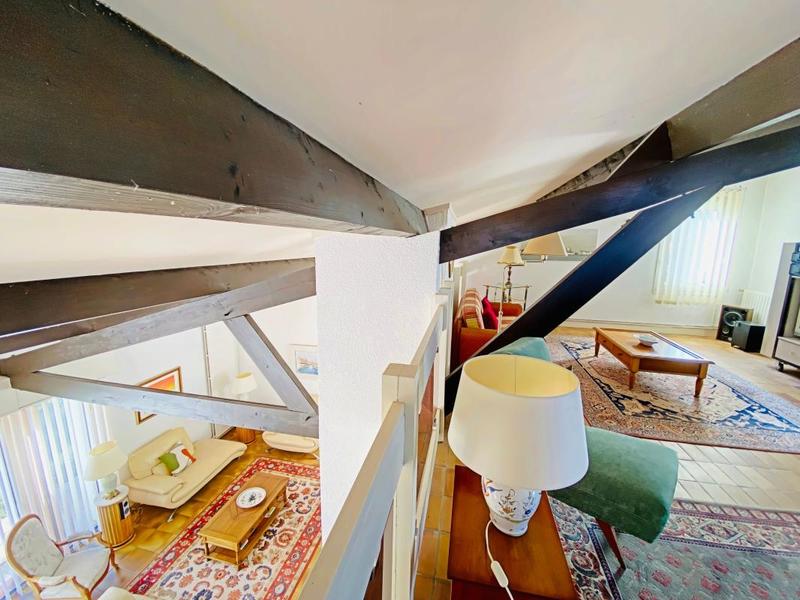 Maison - 230 m² - 8 pièces