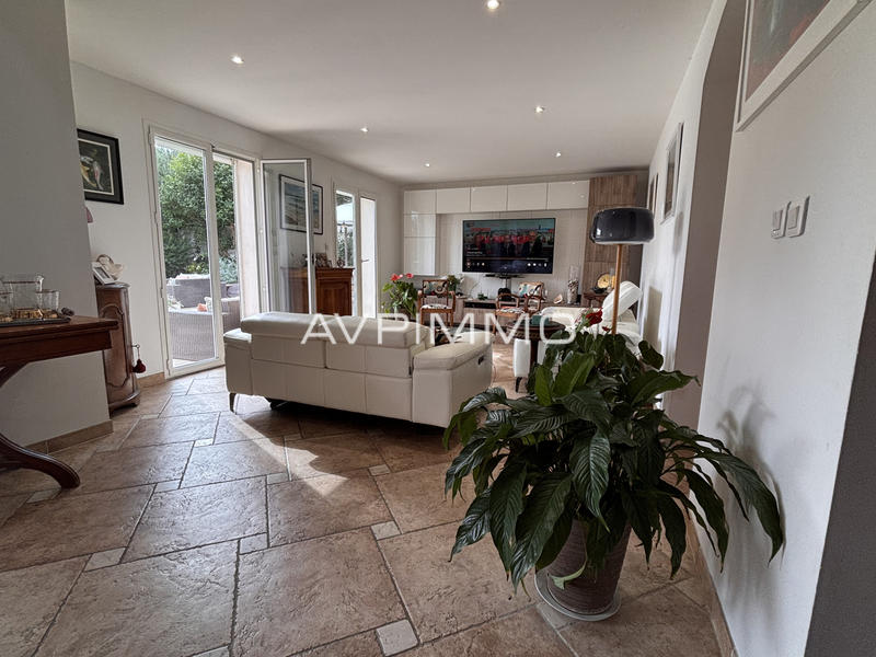 Villa - 200 m² - 5 pièces