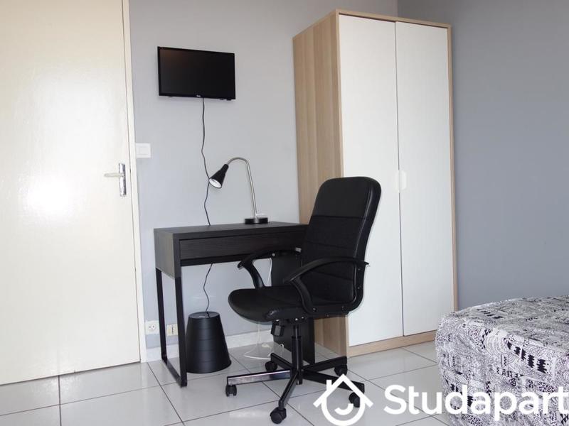 Chambre - 11 m² - 1 pièce