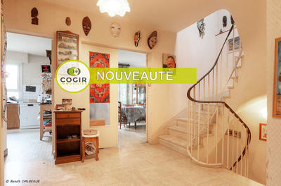 Maison - 190 m² - 9 pièces