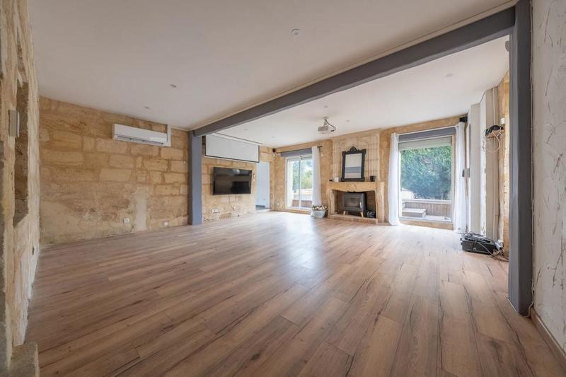 Maison - 200 m² - 6 pièces