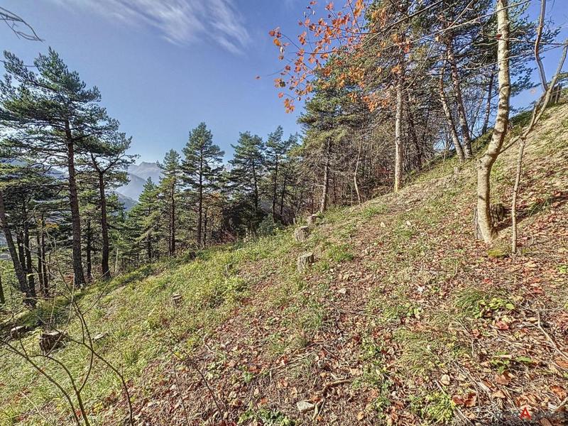 Terrain constructible - 670 m²