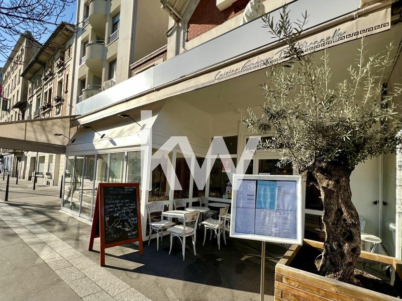 Fonds de commerce - Magasins - 136 m²