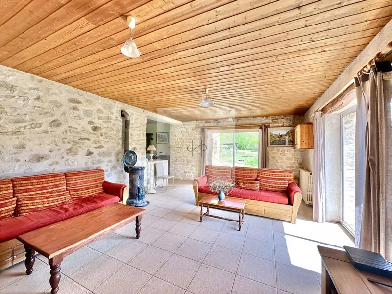 Maison - 166 m² - 6 pièces