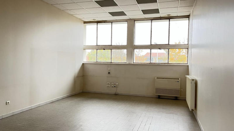 Local d'activité / Entrepôt - 674 m²