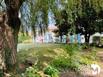 Maison - 180 m² - 6 pièces