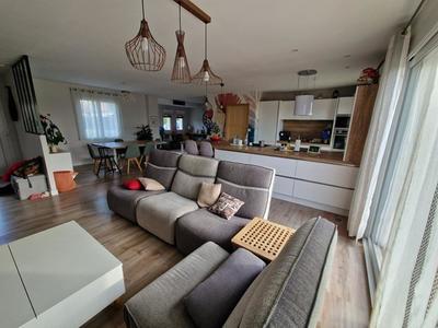 Maison - 168 m² - 7 pièces