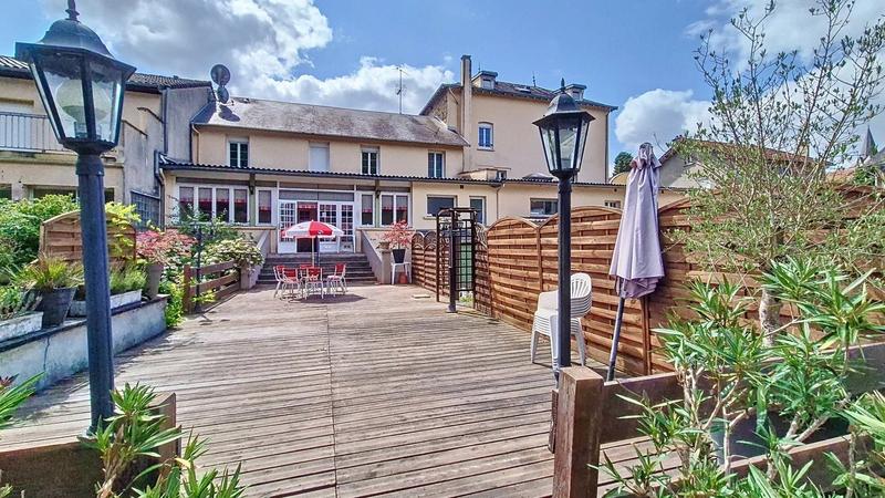 Maison - 586 m² - 24 pièces