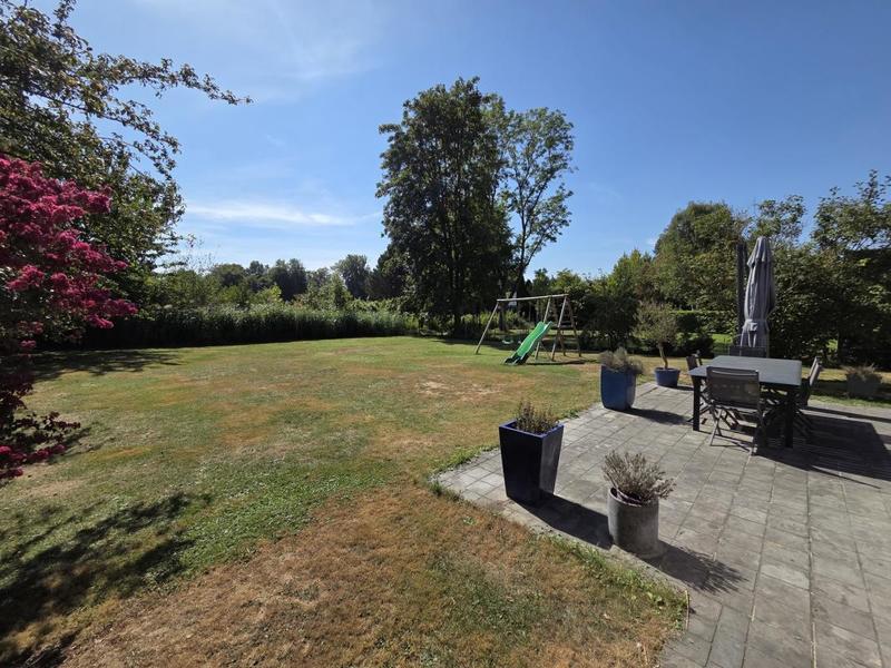 Pavillon - 199 m² - 8 pièces